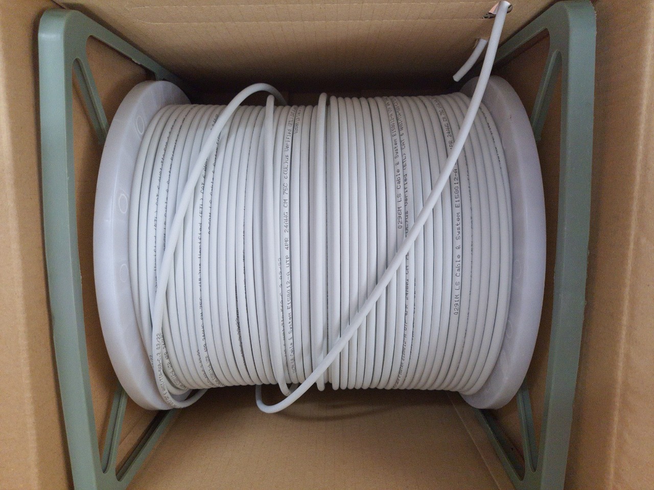 Dây, Cáp Mạng Cat6 LS Màu Xám UTP-G-C6G-E1VN-M 0.5X4P,Grey