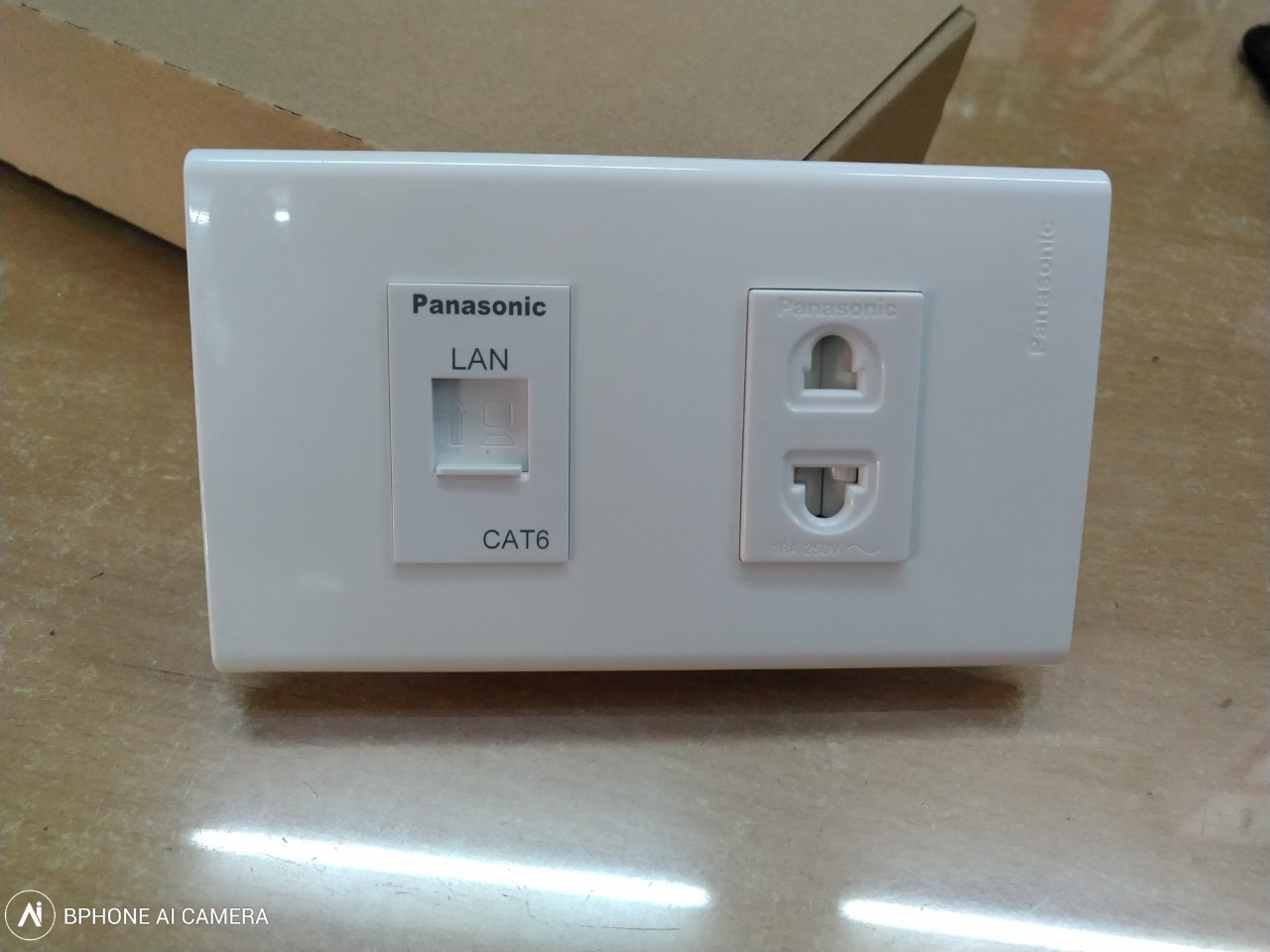 Nhân ổ cắm mạng Panasonic cat6 chuẩn wide