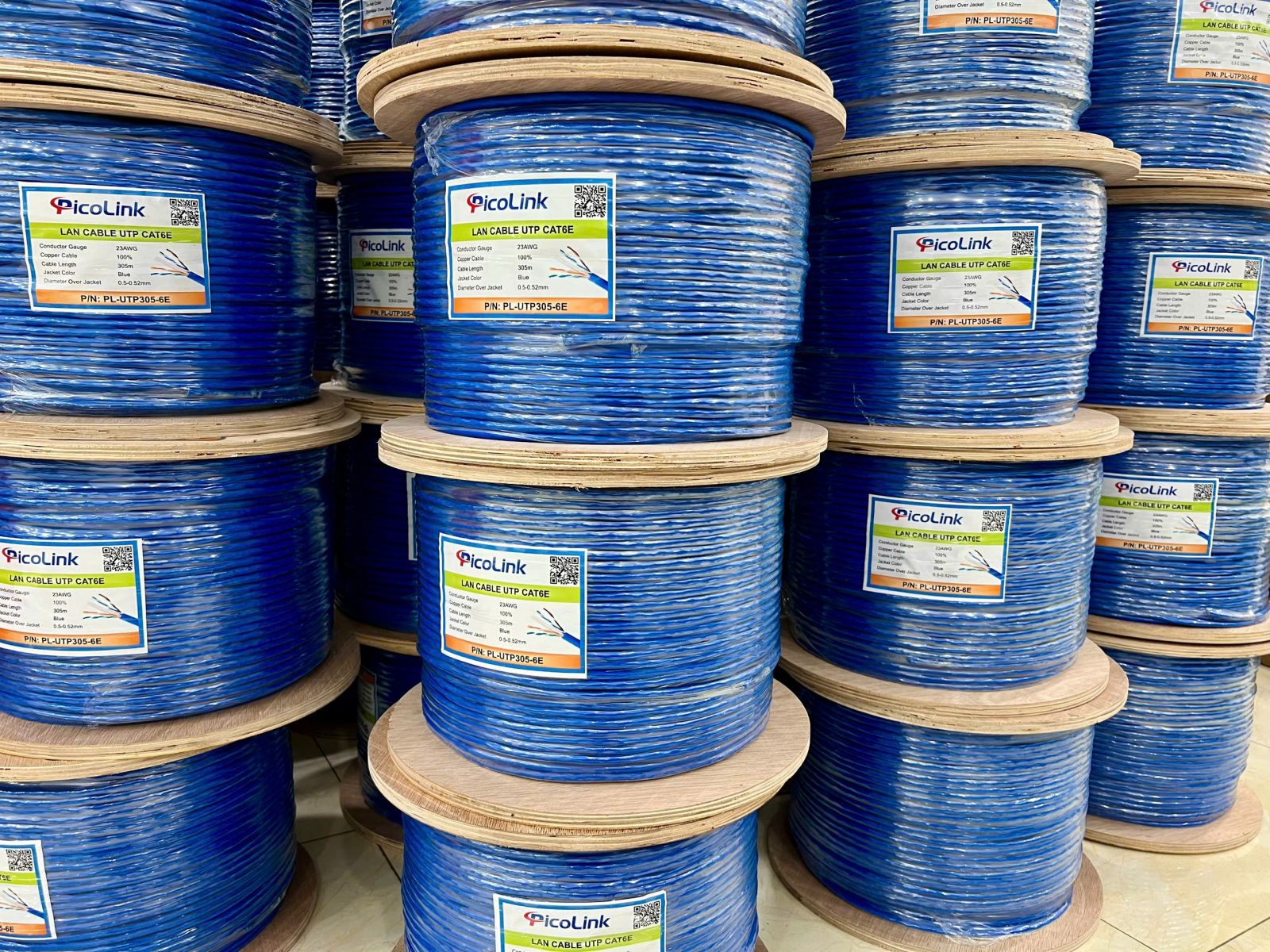 Dây, cáp mạng Cat6E UTP, lõi đồng chuẩn 23awg, cuộn dài 305m vỏ màu xanh hàng PicoLink chính hãng